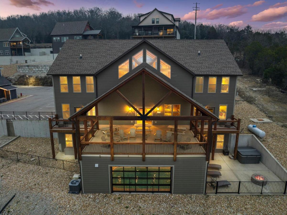 Chateau On The Cove Бренсън Екстериор снимка