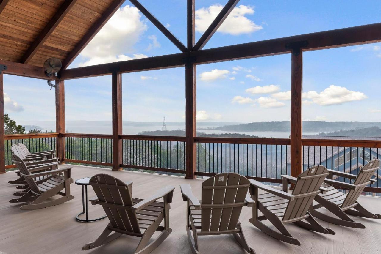 Chateau On The Cove Бренсън Екстериор снимка