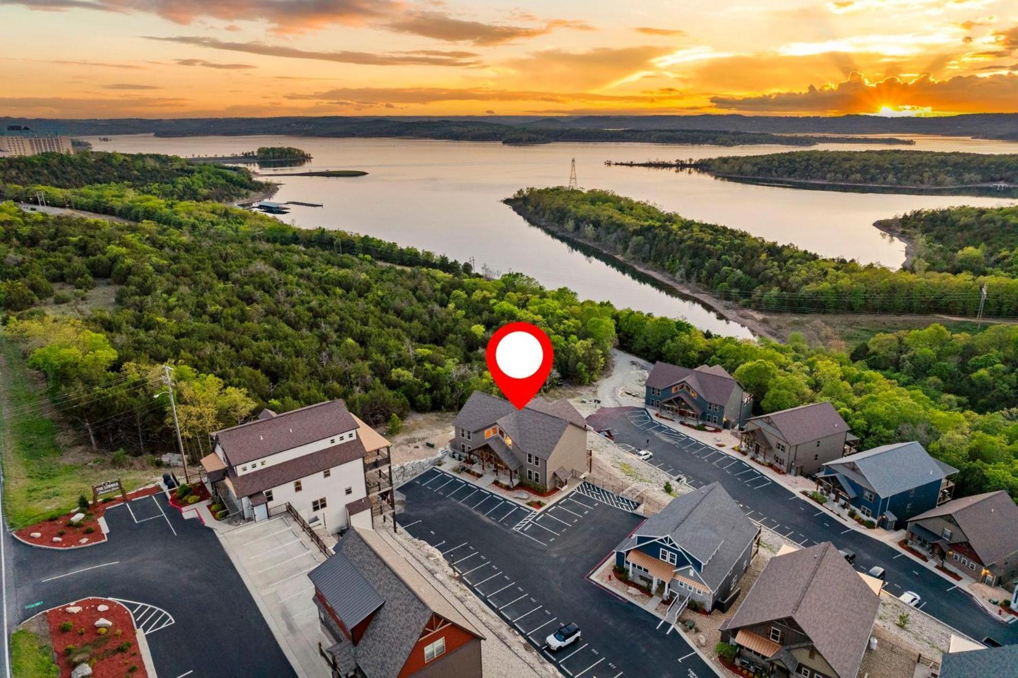 Chateau On The Cove Бренсън Екстериор снимка