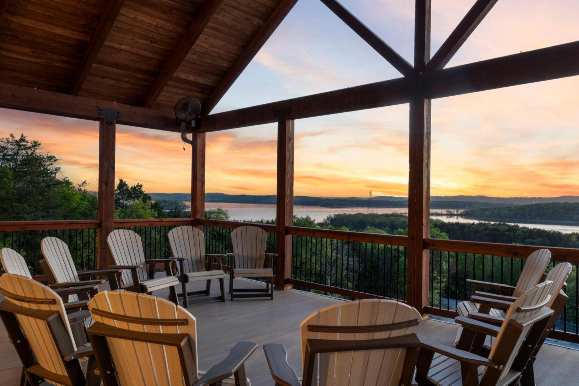 Chateau On The Cove Бренсън Екстериор снимка