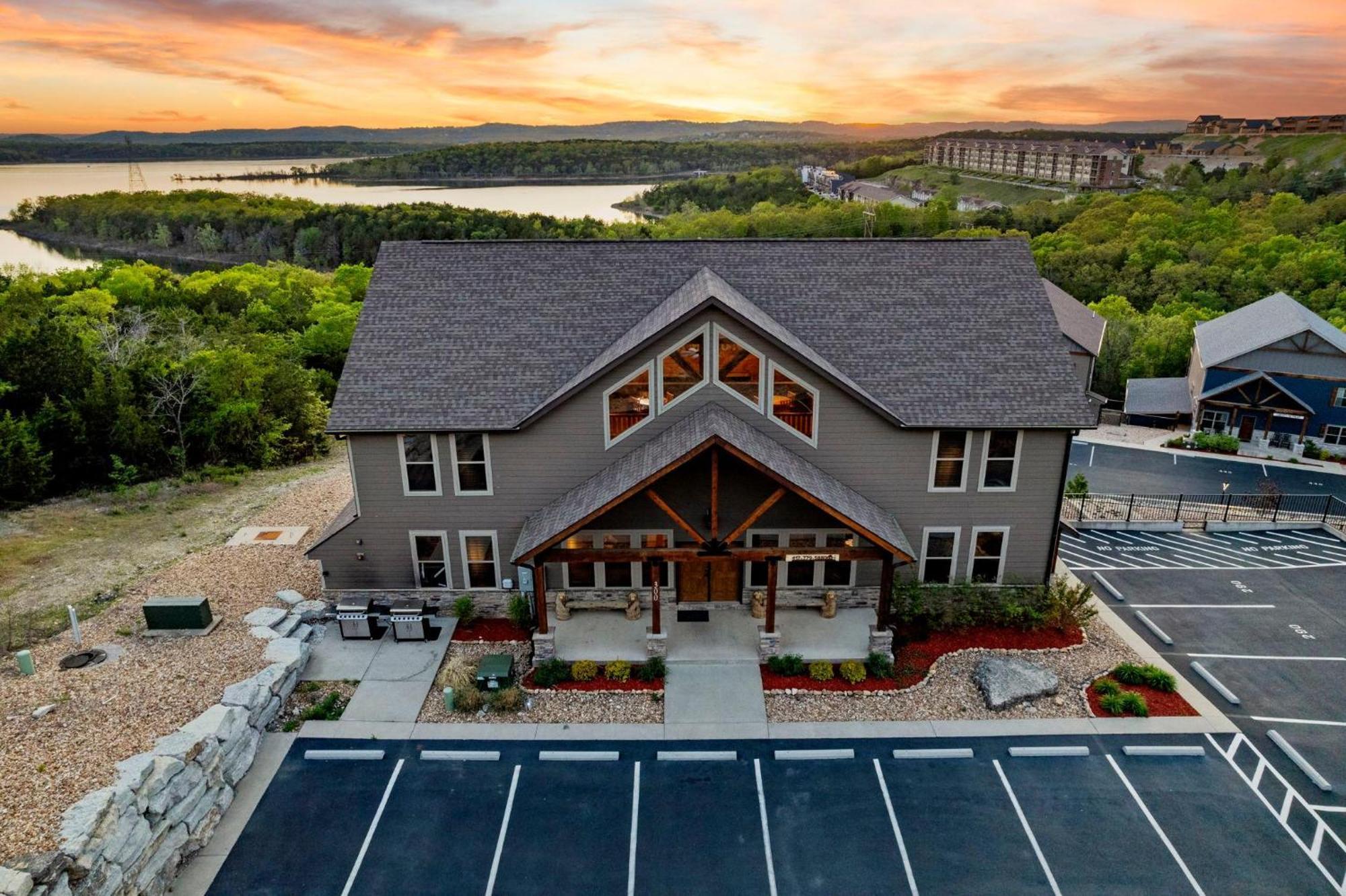 Chateau On The Cove Бренсън Екстериор снимка